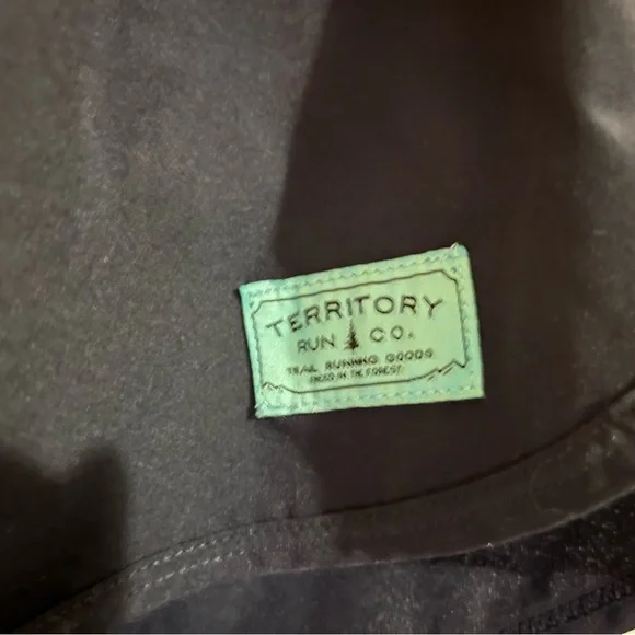 Territory run co shorts (missing drawstring) - Picture 2 of 4